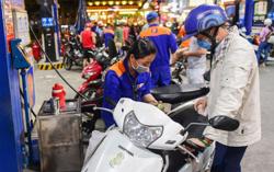 Giá xăng dầu tăng mạnh lần thứ 3 liên tiếp