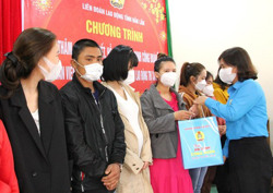 Tết ấm cho người lao động