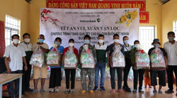 Vietcombank Đắk Lắk tặng quà Tết buôn kết nghĩa