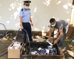 Tiêu hủy gần 500 bao thuốc lá điếu nhập lậu