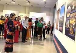 Tô điểm sắc màu cho bức tranh du lịch