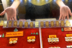 Giá vàng hôm nay 15-10: Lãi suất tại Mỹ nóng lên, vàng đối mặt nhiều rủi ro