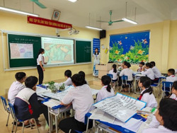 Giảng dạy môn tích hợp: Giáo viên phải gồng mình