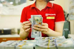 Giá USD ngân hàng và trên thị trường tự do lập đỉnh mới