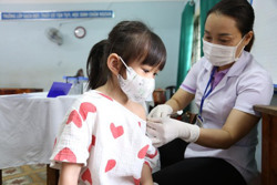 Quyết tâm “phủ sóng” vắc xin phòng COVID-19 (kỳ 1)