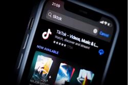 TikTok “nâng chuẩn” độ tuổi người phát live stream