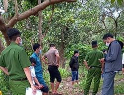 Phát hiện thi thể nam giới phân huỷ nặng trong ao nước