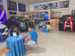 Sức mua tăng đột biến, ôtô lại "cháy" hàng