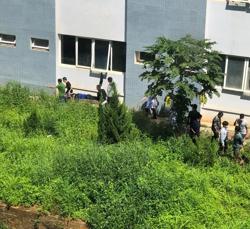 Điều tra nguyên nhân người đàn ông rơi từ tầng 7 bệnh viện xuống đất tử vong