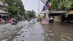 Khu vực Trung Trung Bộ mưa lớn khả năng kéo dài đến đêm 26/10