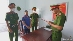 Bắt giữ nghịch tử đâm bố đẻ tử vong