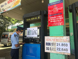 Gặp khó về nguồn cung, cây xăng phải tạm ngưng phục vụ