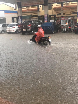 Cảnh báo mưa dông, lốc sét khu vực nội thành Hà Nội