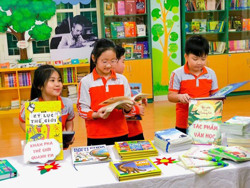 Đưa sách giáo khoa về thư viện trường: Cân nhắc những bất cập phát sinh