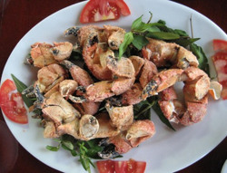 Càng cua đá rang muối – món ngon miền Tây