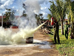 Huyện Ea H'leo tập huấn nghiệp vụ phòng cháy, chữa cháy và cứu nạn, cứu hộ cho hơn 100 học viên