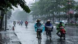 Nhiều khu vực cả nước có mưa, đề phòng lốc sét, ngập úng