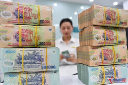 Có nên nới room tín dụng?