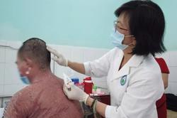 Nhập viện vì dùng thuốc chữa vảy nến trên mạng