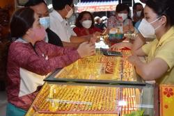 Giá vàng hôm nay 3-11: FED tăng lãi suất, giá vàng biến động mạnh