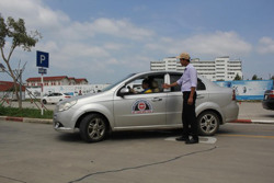 Thực hiện lắp đặt cabin tại cơ sở đào tạo lái xe ô tô: Khó theo kịp lộ trình