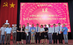 Huyện Lắk công bố các Quyết định điều động, bổ nhiệm các chức danh cán bộ lãnh đạo, quản lý