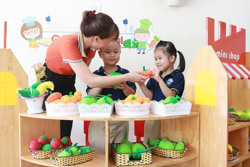 Chính sách tiền lương bất cập: Làm thế nào để giữ chân giáo viên?