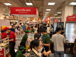 Kinh tế phục hồi mạnh mẽ : Bán lẻ đạt hiệu quả kinh doanh rất ấn tượng