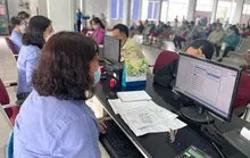 Đừng đẩy khó cho hành khách mua vé tàu Tết!