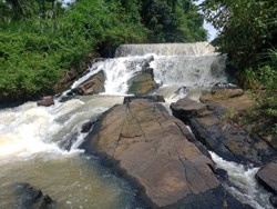 Thác Drai Dăng hoang sơ và hùng vĩ