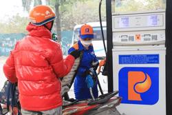 Giá xăng dầu đồng loạt giảm mạnh, nhiều nhất tới gần 1.600 đồng/lít