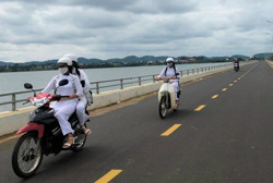 Nỗi lo học sinh đi xe máy đến trường