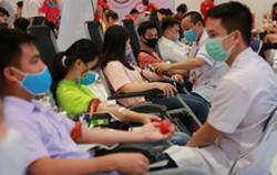 Dịch sốt xuất huyết phức tạp, bác sĩ kêu gọi người dân hiến máu