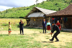 Người giữ tiếng khèn Mông trên "cổng trời" Cư Pui