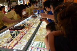 Giá vàng hôm nay 16-12: Điều gì làm giá vàng “bốc hơi” dữ dội?