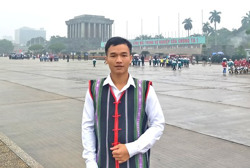 Chàng sinh viên người M’nông vượt khó học giỏi