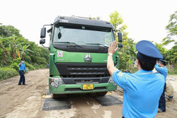 Tăng cường kiểm tra, xử lý vi phạm về tải trọng xe