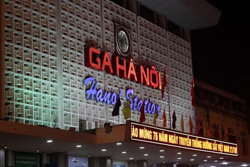 Ngành đường sắt khuyến cáo người dân không mua vé qua cò mồi, vé chợ đen