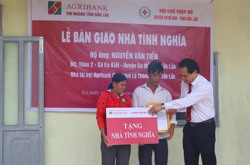 Agribank Đắk Lắk hỗ trợ 100 triệu đồng xây nhà Tình nghĩa cho người nghèo huyện Cư M’gar