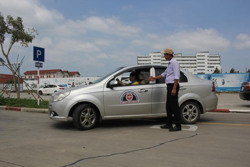 Thực hiện lắp đặt cabin tại cơ sở đào tạo lái xe ô tô: Khó theo kịp lộ trình