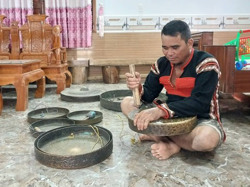 Người "giữ hồn" chiêng ở buôn Tliêr