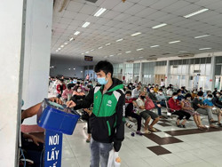 Nhu cầu tăng vọt, vé tàu Tết Quý Mão tăng số lượng lần thứ 3