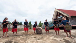 Để âm thanh cồng chiêng ngấm sâu vào cuộc sống…