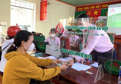 Huyện Krông Búk giải ngân 330 triệu đồng cho vay chuyển đổi nghề theo Nghị định 28/2022