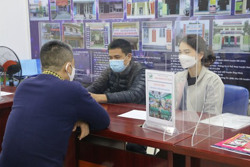 Sau Tết Nguyên đán, người lao động chạy đua tìm việc làm