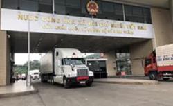 Xét nghiệm Covid-19 cả huyện Hà Khẩu, Trung Quốc dừng thông quan hàng hoá qua Lào Cai