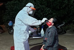 Quy định mới về cách ly trường hợp tiếp xúc gần với ca bệnh COVID-19