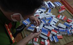 Cảnh báo tình trạng đưa thuốc trị Covid-19, kit xét nghiệm "dỏm" vào Việt Nam