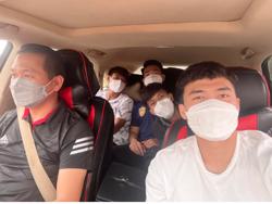 4 cầu thủ tăng cường U23 Việt Nam di chuyển đường bộ, cấp tốc có mặt ở Phnom Penh