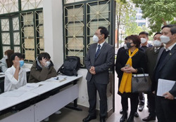 Nhiều trường đại học chuyển sang học trực tuyến